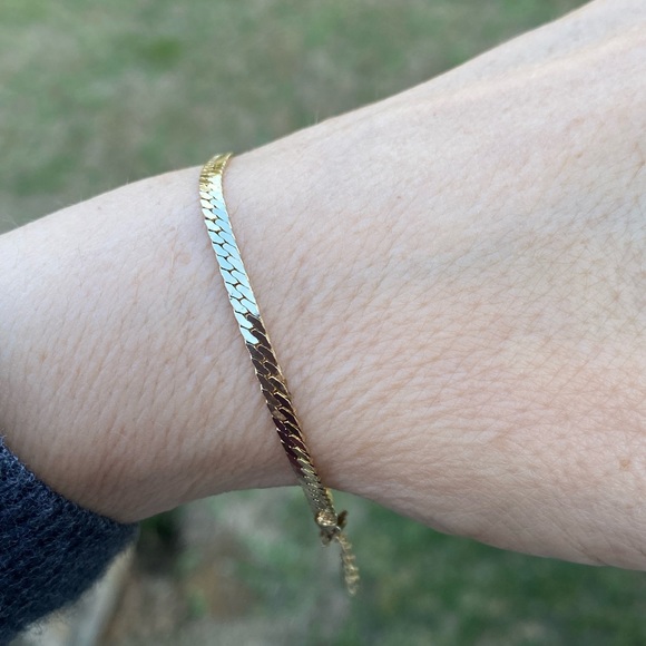 Gold plated bracelet fits up to 8” wrist - New - Picture 6 of 12